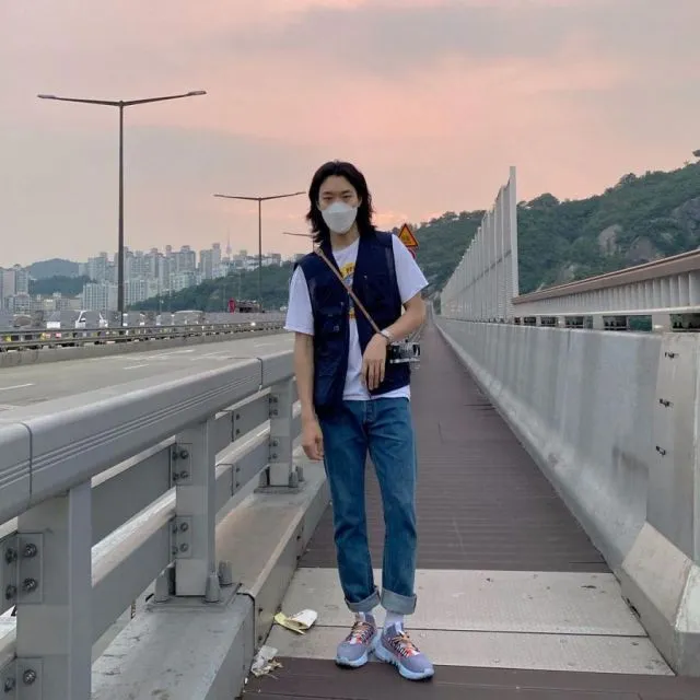 Ide Gaya Kasual ala Ryu Jun-yeol. Bisa kok Diadaptasi Cowok Indonesia~ 18 Ide fashion kasual