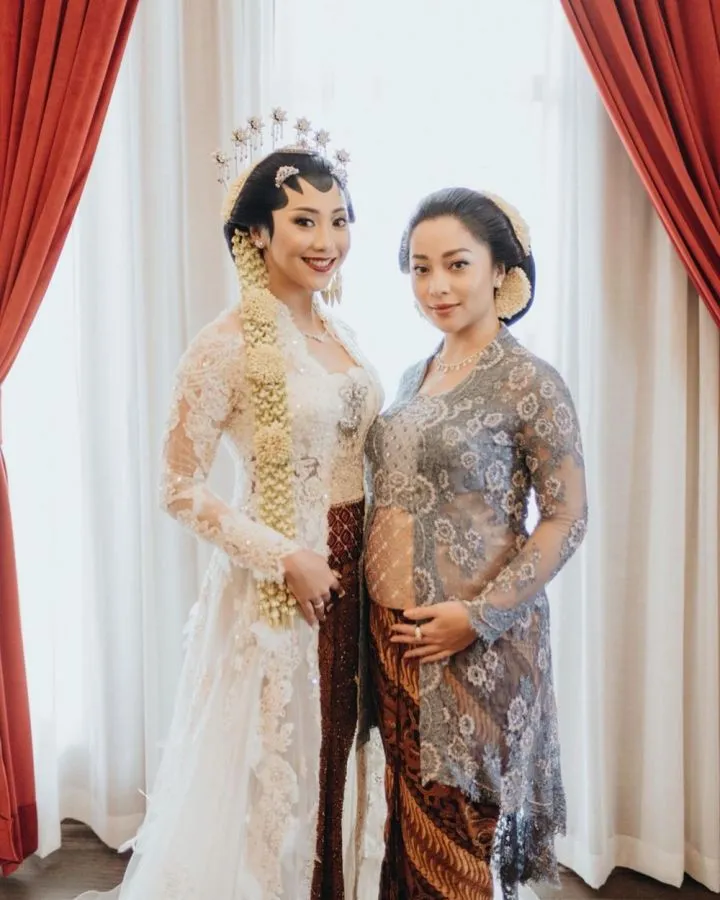 6 Kakak-Adik Artis yang Hamilnya Berbarengan. Gemes, ya~ 8 Nikita Willy dan Winona Willy