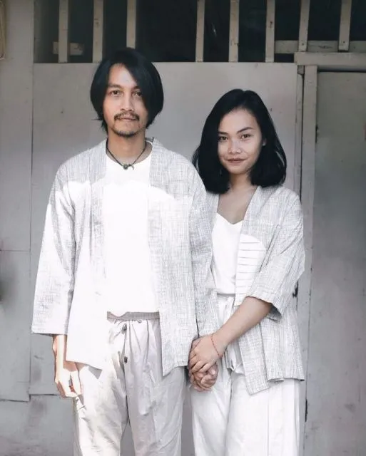 9 Ide Baju Sarimbit ala Keluarga Selebritas Terbaru. Pas nih Buat Lebaran 10 Inspirasi baju sarimbit keluarga ala seleb terbaru