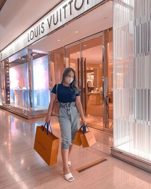 Potret Gaya Fashion Susyen Regina, Mantan Tunangan Indra Kenz 14 Susyen Regina