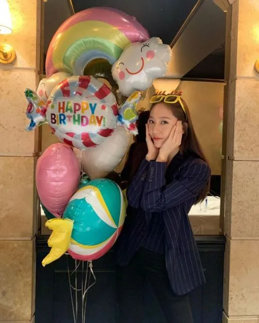 Potret Gaya Cantik Krystal Jung, Pemeran di Drama Crazy Love 18 Potret gaya cantik Kystal Jung