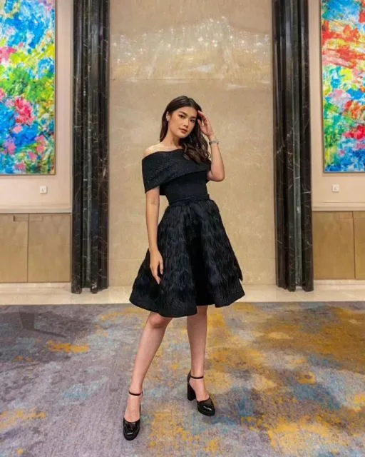 Potret Gaya Miss Indonesia Carla Yules yang Masuk Top 6 Miss World 2021 16 Carla Yules