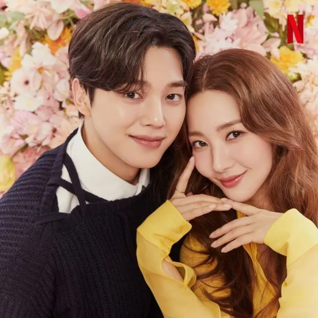 Song Kang Beberkan Ritualnya Sebelum Syuting dalam Acara K-star Fan Event Netflix 4 Kesibukan Song Kang