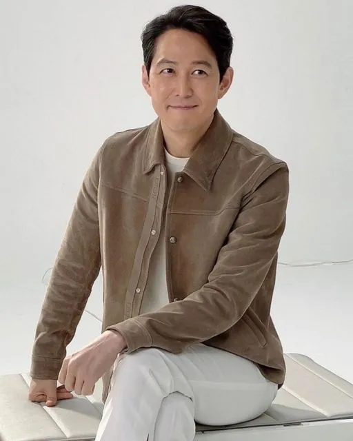 Lee Jung Jae Raih Penghargaan Independent Spirit Award 2022 Lewat Squid Game 2 Tanggapan Lee Jung-jae saat menerima penghargaan