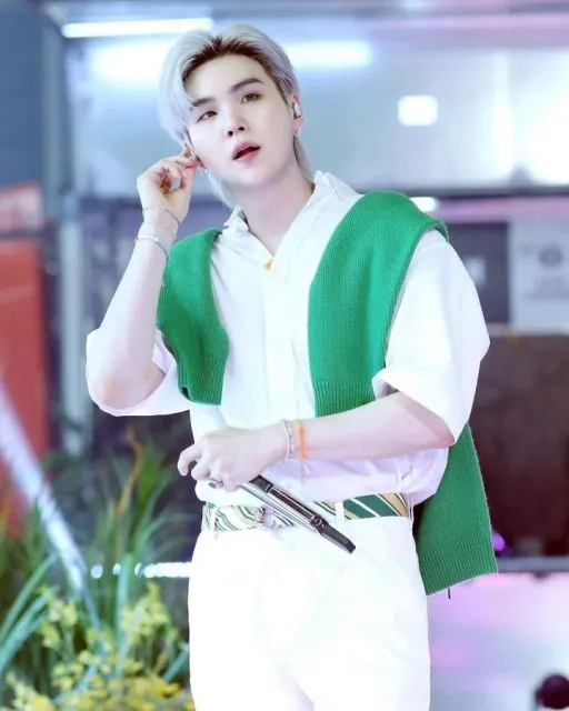 Suga BTS Donasi Rp1,18 Miliar untuk Korban Kebakaran Hutan di Hari Ulang Tahunnya 4 Suga BTS merayakan ulang tahun