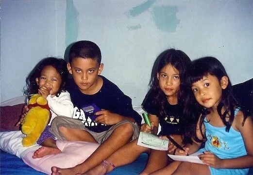 6 Potret Masa Kecil Dita Karang Secret Number, Imut dan Menggemaskan! 11 Akrab dengan para sepupu
