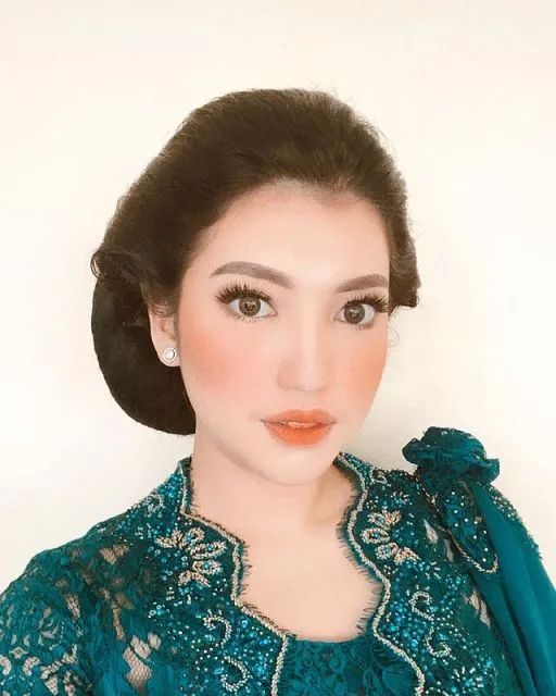 Profil Dewi Paramita, Selebgram Cantik Mantan Sekretaris Pribadi Menteri 9 Profil Dewi Paramitha Pacar Ibrahim Risyad, Selebgram Cantik Mantan Sekretaris Pribadi Menteri