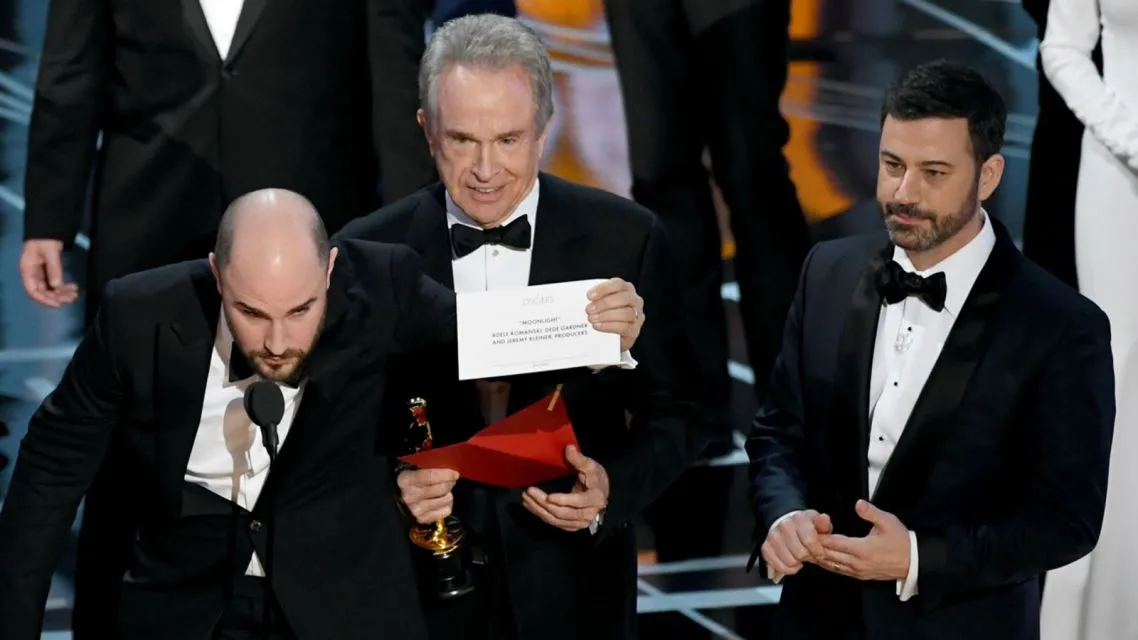 Momen Paling Kelam dalam Sejarah Penghargaan Piala Oscar. Terbaru Insiden Will Smith 12 Insiden Piala Oscar 2017