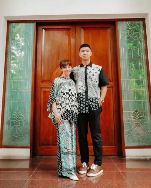 Gaya Fashion Kompak Nikita Willy dan Indra Priawan. Elegan! 10 Gaya serasi Nikita Willy dan Indra Priawan