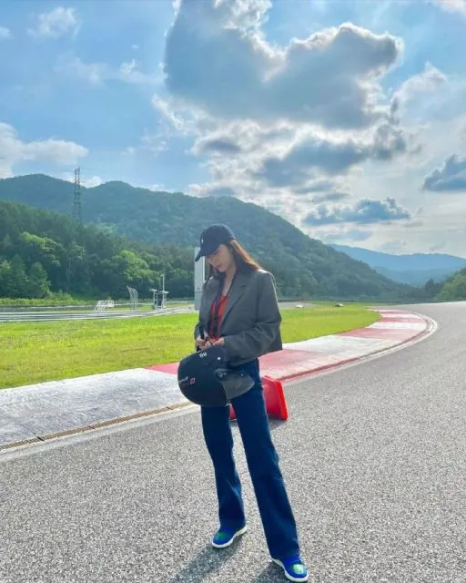 Potret Gaya Cantik Krystal Jung, Pemeran di Drama Crazy Love 11 Potret gaya cantik Krystal Jung