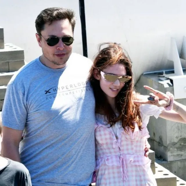 Elon Musk dan Grimes Ungkap Telah Memiliki Anak Kedua Lewat Ibu Pengganti 3 Elon Musk bersama Grimes