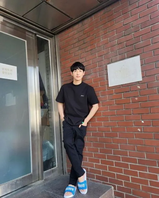 Im Siwan Dipuji karena Aksi Uniknya Bantu Warga Ukraina, Sengaja Pesan AirBnB Tanpa Ditempati 4