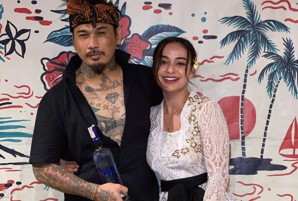 8 Artis Indonesia yang Merayakan Nyepi, Dari Happy Salma Sampai Ade Rai 15 madam vlaminora