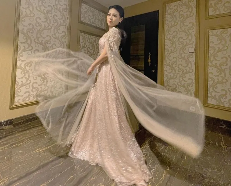 Potret Gaya Chic Kamasean Idol di Berbagai Acara. Gemas! 10 kamasean