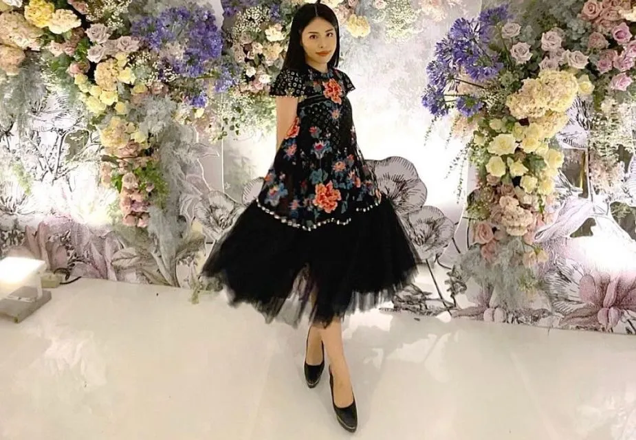 Potret Gaya Chic Kamasean Idol di Berbagai Acara. Gemas! 11 kamasean