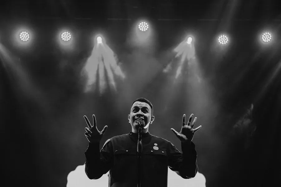 Konser Tulus di Bandung Dibubarkan, Alasannya Karena Tak Kantongi Izin 3 Kronologi dibubarkannya konser Tulus di Bandung