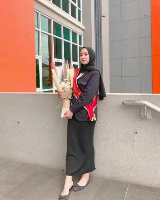 Profil Dinan Nurfajrina, Istri Doni Salmanan yang Jadi Sorotan Publik 7 Dinan Fajrina pernah berkuliah di Universitas Widyatama Bandung