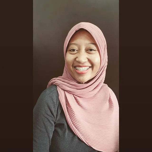 Profil Ayu Kartika Dewi, Stafsus Jokowi yang Baru Menggelar Akad Nikah dan Pemberkatan 5 Profil Ayu Kartika Dewi, Stafsus Jokowi yang Baru Saja Menikah Beda Agama