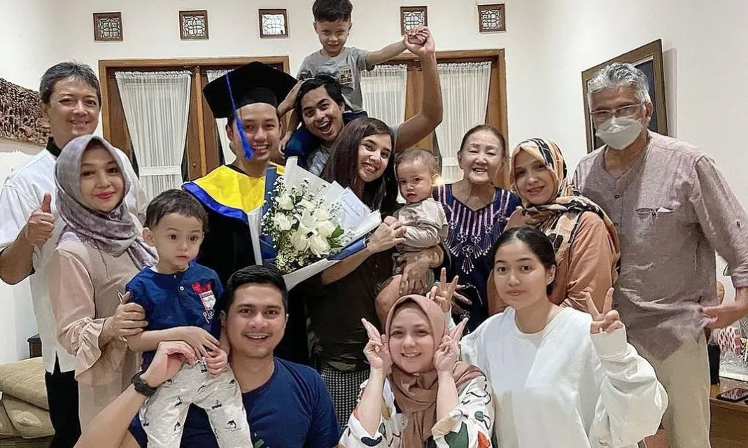 Profil Dina Mariana, Penyanyi Senior yang Sempat Dikabarkan Hilang Diculik 8