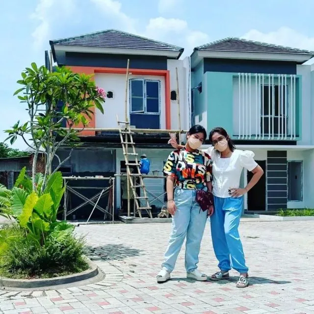 Artis Indonesia yang Sukses Bangun Bisnis Properti. Perumahan hingga Apartemen 20 Bisnis properti Ussy Sulystiawaty