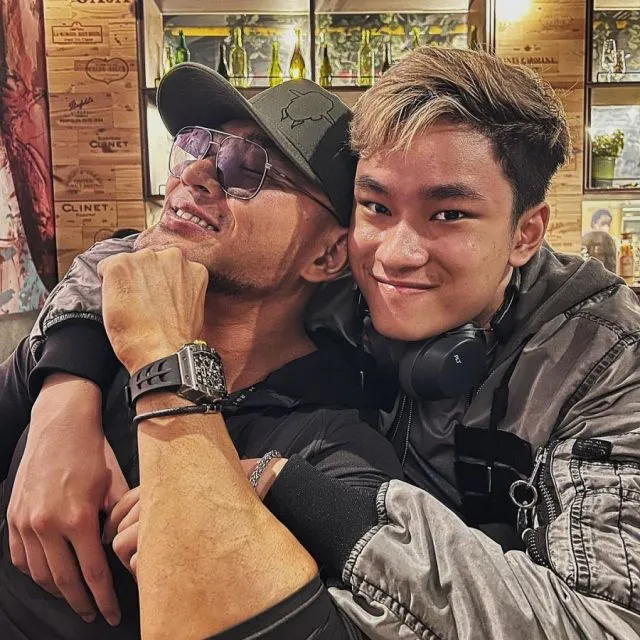 Deddy Corbuzier Tak Akan Paksa Azka Corbuzier Ikuti Jejaknya Masuk Islam 6 Deddy Corbuzier dan Azka Corbuzier