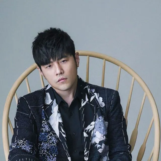 7 Artis Luar Negeri yang Luncurkan Uang Kripto & Jual NFT. Ada Lindsay Lohan dan Paris Hilton 14 Jay Chou