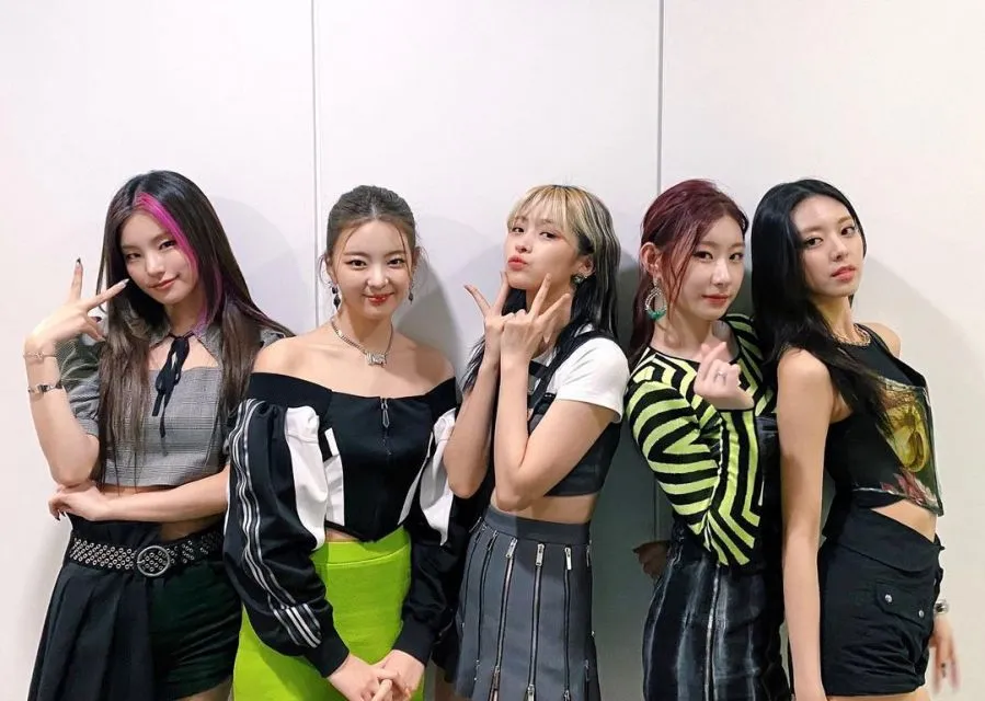 Reaksi Idol Kpop Nonton Serial Twenty Five, Twenty One. Ada yang Nangis Sampai Bikin Parodi 11 Reaksi idol Kpop nonton drakor