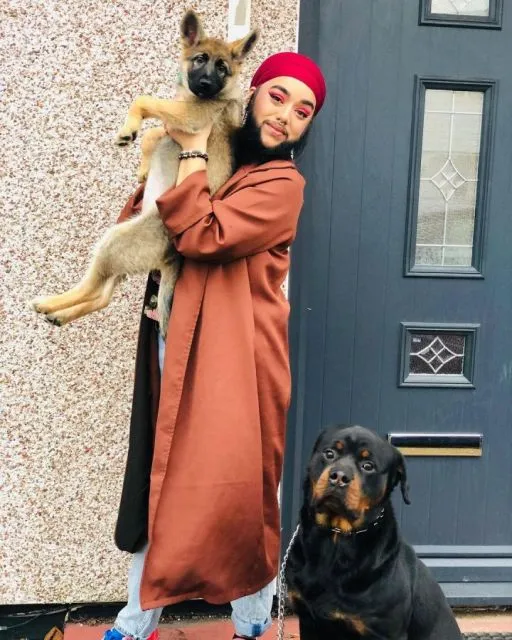 Potret Gaya Harnaam Kaur, Model Wanita Asal Inggris yang Berjenggot Lebat 11 Model asal Inggris Harnaam Kaur