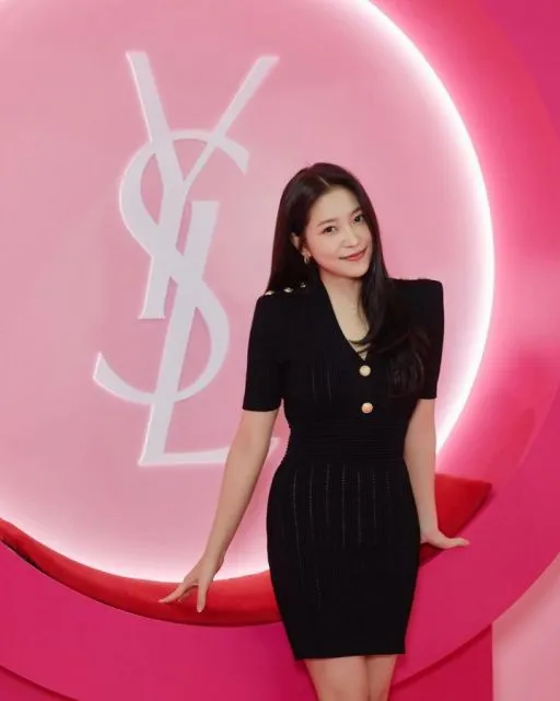 Reaksi Idol Kpop Nonton Serial Twenty Five, Twenty One. Ada yang Nangis Sampai Bikin Parodi 12 Reaksi idol Kpop nonton drakor