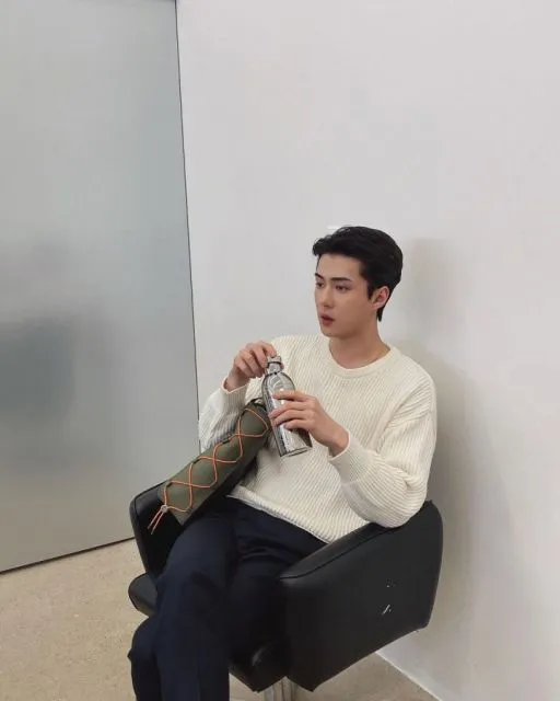 10 Inspirasi Outfit ala Sehun EXO, Clean Look! 11 Style Sehun EXO