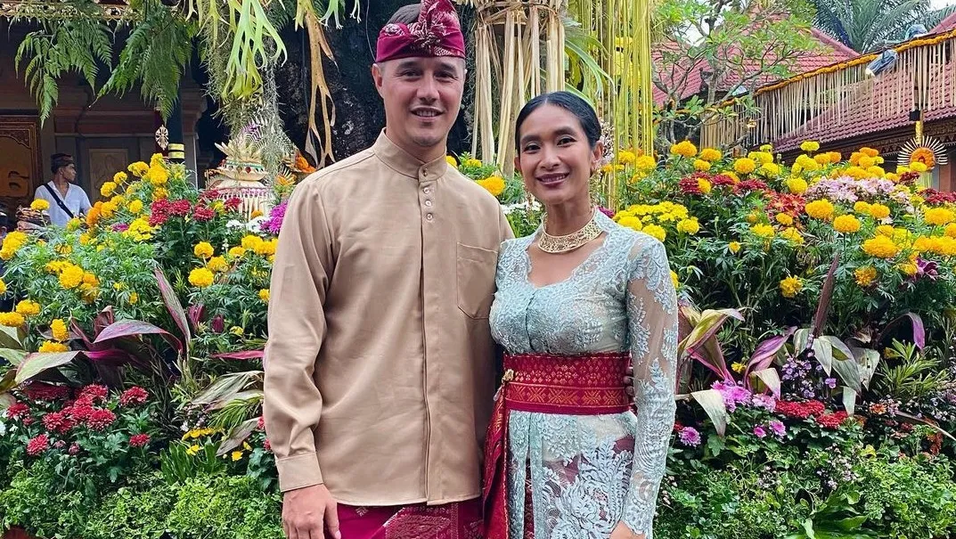 8 Artis Indonesia yang Merayakan Nyepi, Dari Happy Salma Sampai Ade Rai 10 happy salma