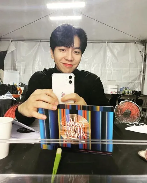 Lee Seung-gi Dinobatkan Sebagai Wajib Pajak Teladan Tahun 2022 4 Lee Seung Gi jadi Wajib Pajak Teladan