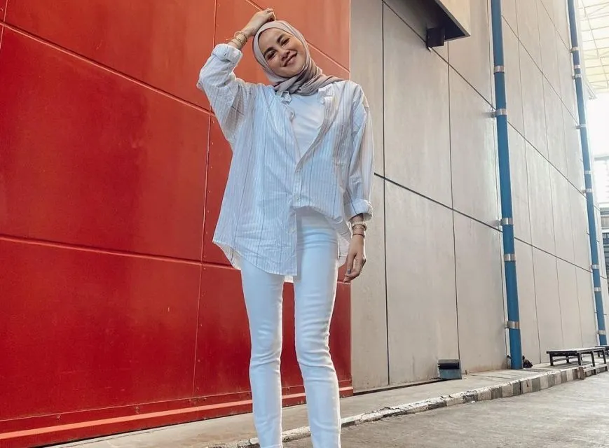 7 OOTD Hijab Olla Ramlan yang Simpel dan Berkelas. Bisa Disontek nih~ 10 OOTD Olla Ramlan