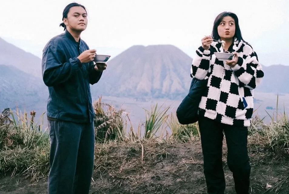 Warganet Heboh Lihat Curhat Galau Awkarin awkarin
