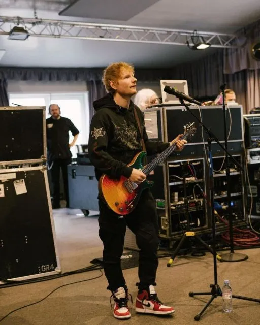 Ed Sheeran Bantah Tuduhan Lagu Shape of You Hasil Jiplakan 5 Ed Sheraan