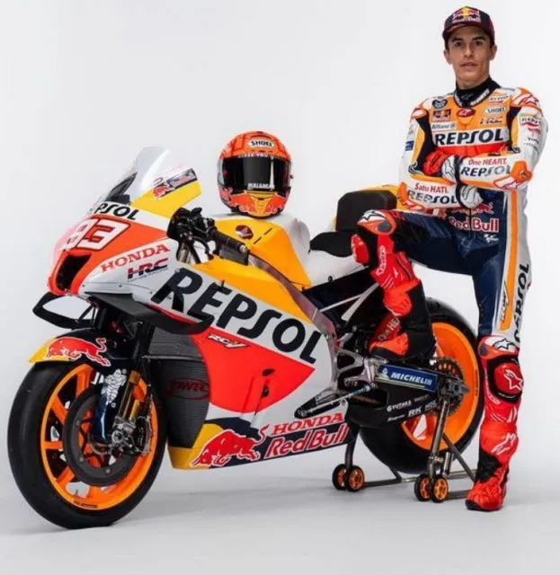 Marc Marquez Dilarikan ke RS Usai Kecelakaan di MotoGP Mandalika 8 Marquez
