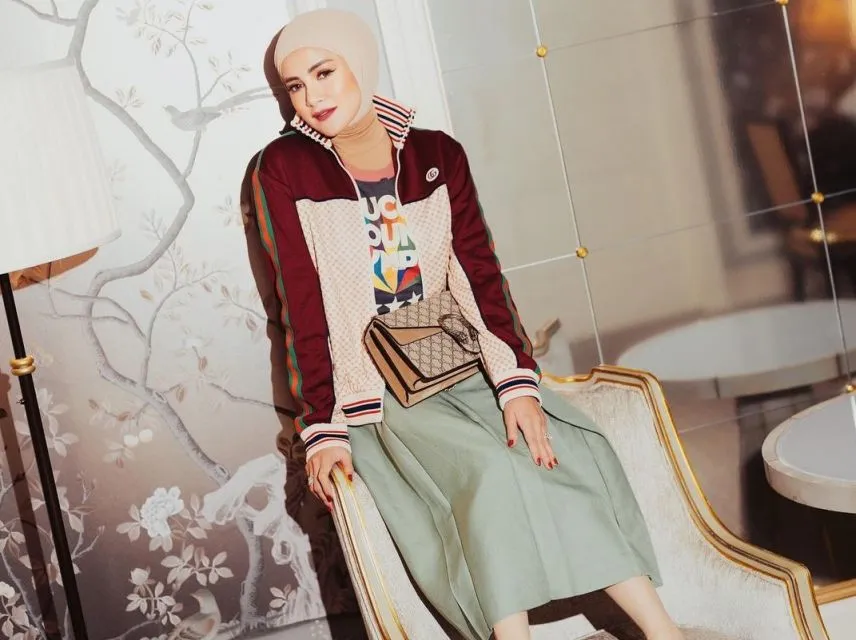 7 OOTD Hijab Olla Ramlan yang Simpel dan Berkelas. Bisa Disontek nih~ 11 OOTD Olla Ramlan