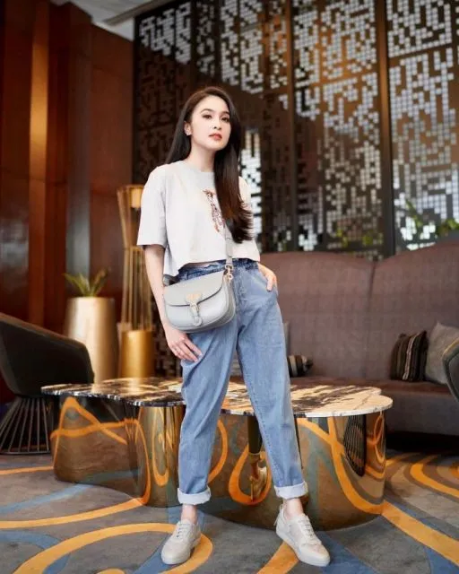 Tajir Melintir, Sandra Dewi Justru Malu Pamer Harta dan Pilih Hidup Hemat 4 Sandra Dewi