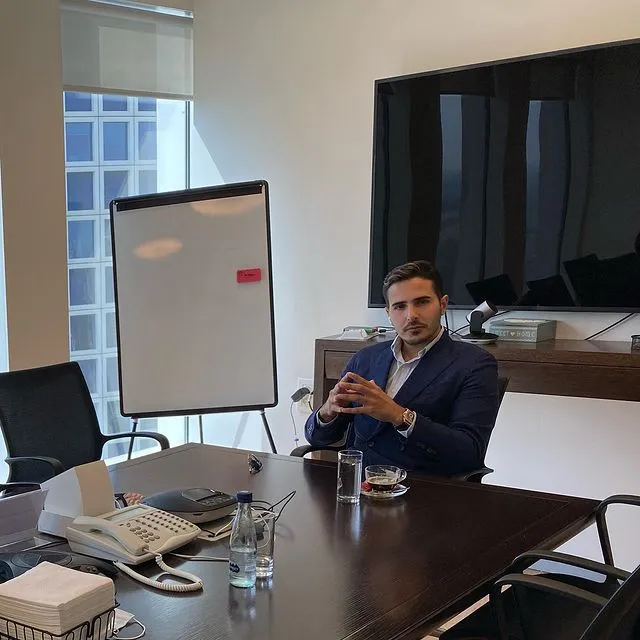 Simon Leviev Simon Leviev digugat oleh keluarga Leviev yang asli