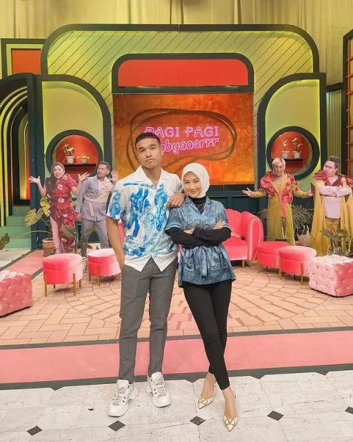 Fadly Faisal Resmi Pacaran dengan Rebecca Klopper, Belum Sampai Seminggu 6 Fadly Faisal Akui Telah Berpacaran dengan Rebecca Klopper Belum Sampai Seminggu