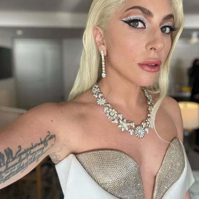 Potret Penampilan Seleb di SAG Awards 2022. Ada Jung Ho Yoen hingga Selena Gomez 9 Lady Gaga SAG award