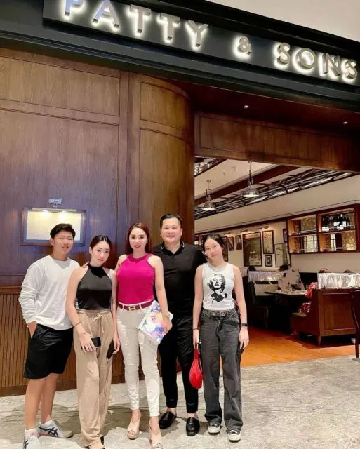 Femmy Permatasari Akan Pindah Kewarganegaraan ke Selandia Baru 5 Keluarga Femmy Permatasari