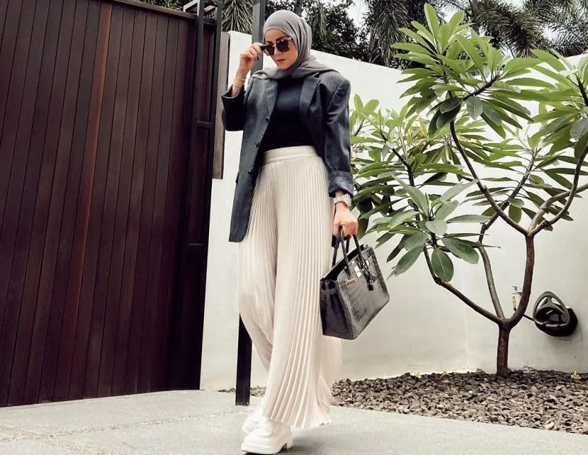 7 OOTD Hijab Olla Ramlan yang Simpel dan Berkelas. Bisa Disontek nih~ 12 OOTD Olla Ramlan