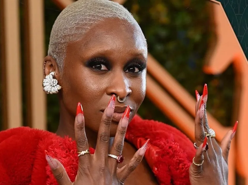 Potret Penampilan Seleb di SAG Awards 2022. Ada Jung Ho Yoen hingga Selena Gomez 12 Cynthia Erivo SAG Awards