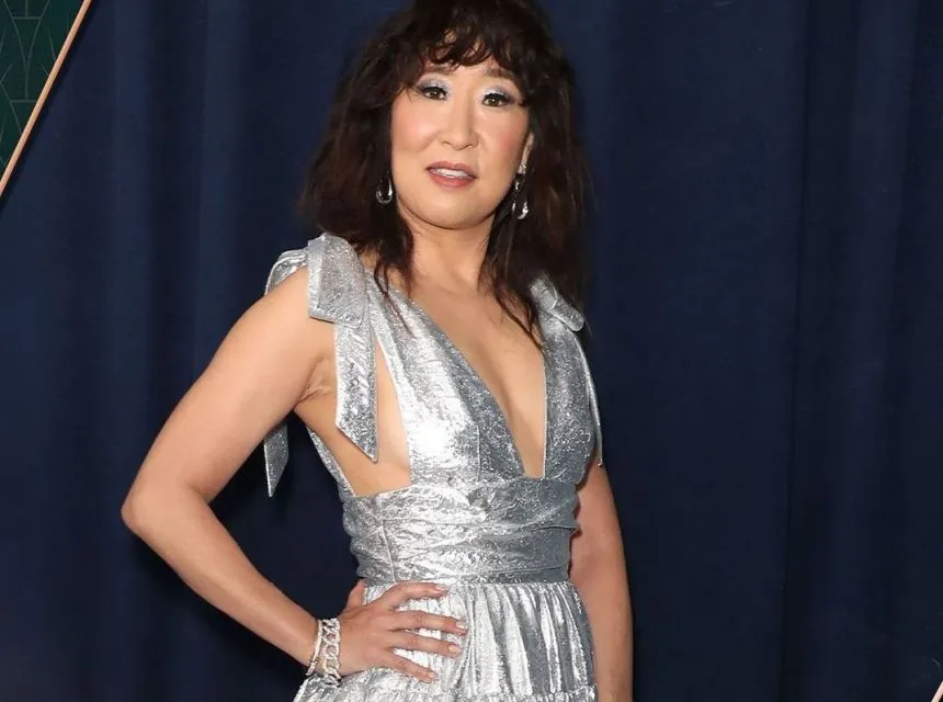 Potret Penampilan Seleb di SAG Awards 2022. Ada Jung Ho Yoen hingga Selena Gomez 16 Sandra Oh SAG Awards