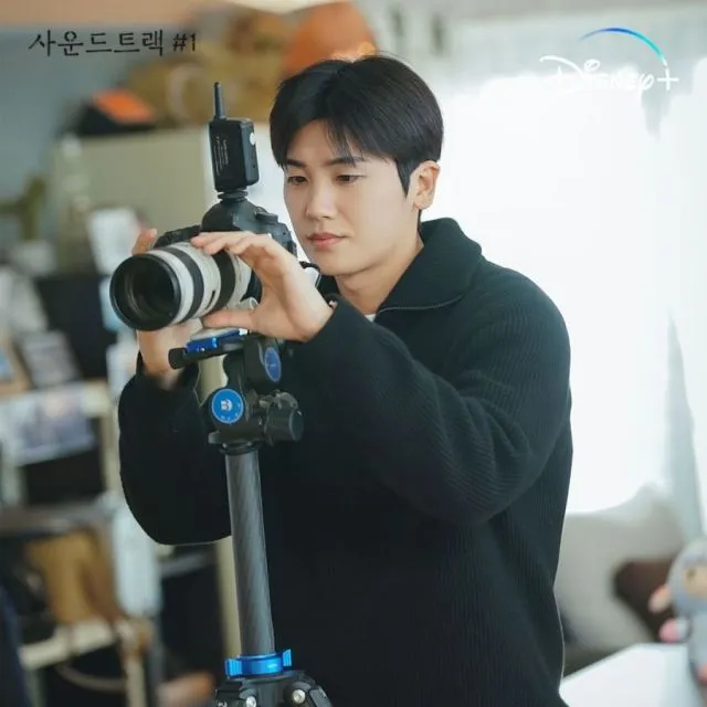 10 Fakta Menarik Drama Soundtrack #1 yang Dibintangi Han So-hee 11 Park Hyung Sik