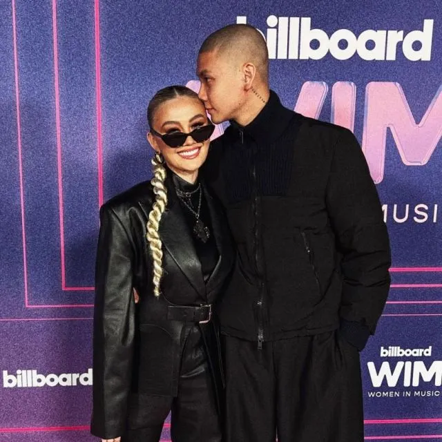 Agnez Mo Hadiri Billboard Women in Music Awards 2022, Ditemani sang Kekasih 4 Agnezmo bersama kekasihnya, Adam Rosyadi