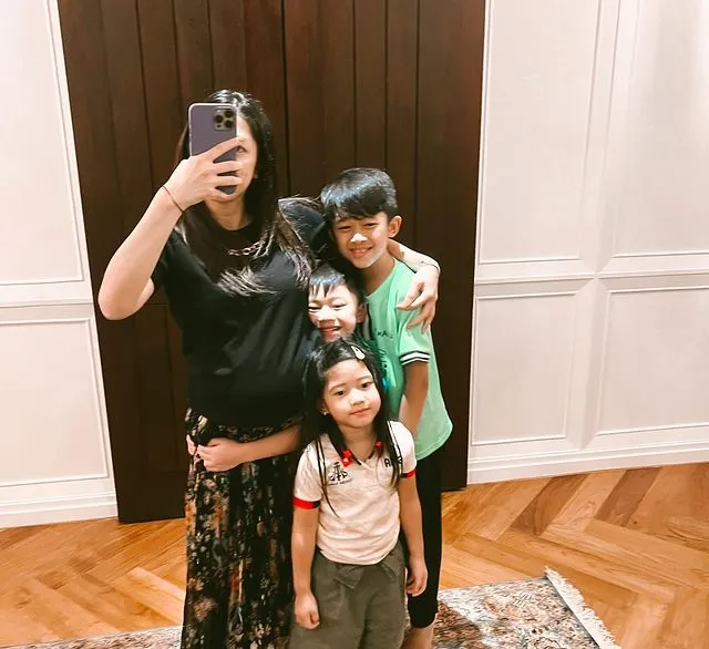 Aliya Rajasa Istri Ibas Yudhoyono Kabarkan Hamil Anak Keempat, Banjir Ucapan Selamat dari Kerabat 4 Aliya rajasa istri dari Ibas Yudhoyono umumkan kehamilan anak keempat