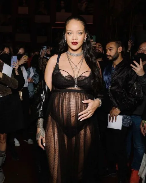 Potret Gaya Seleb Hadiri Dior Show di Paris Fashion Week 2022. Stunning! 16 Style seleb yang hadiri Dior Show, Paris Fashion Week