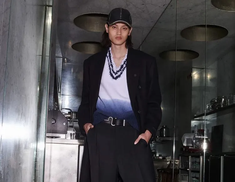 Profil Riza Rama, Model Indonesia yang Melenggang di PFW 2022 3 Rizal Rama di Paris Fashion Week 2022